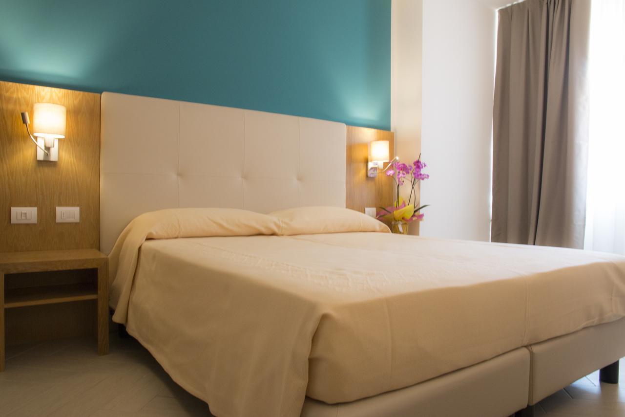 Hotel Maria Golfo Aranci Kültér fotó