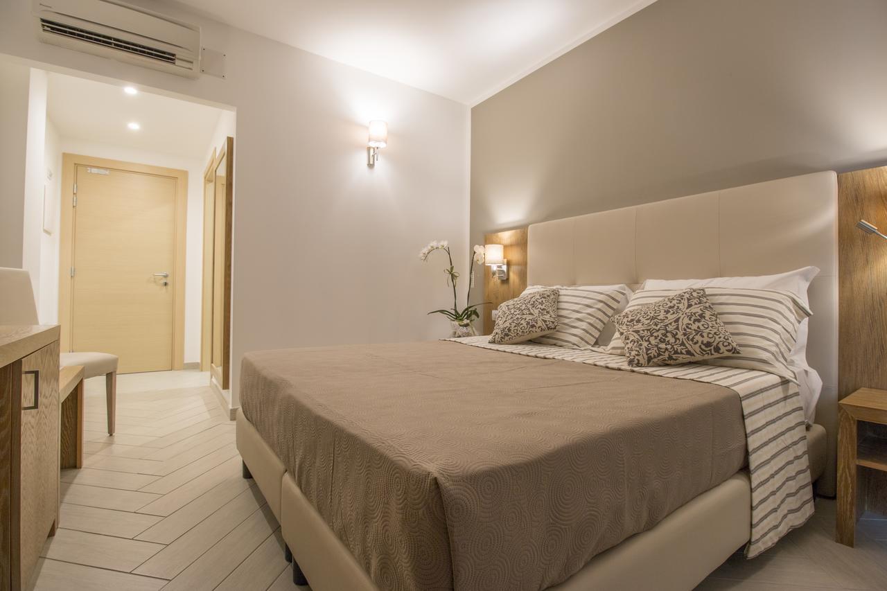 Hotel Maria Golfo Aranci Kültér fotó