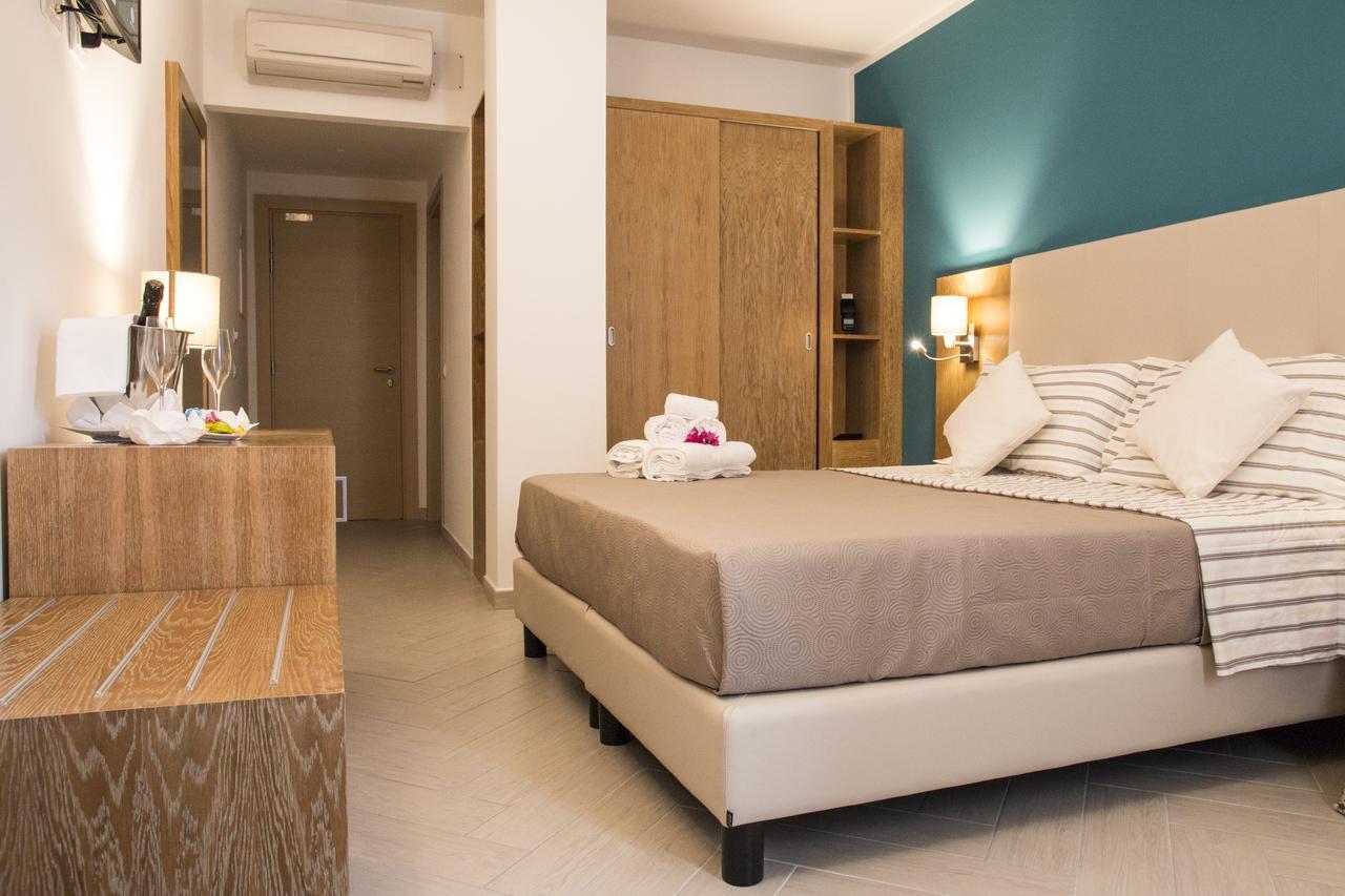 Hotel Maria Golfo Aranci Kültér fotó