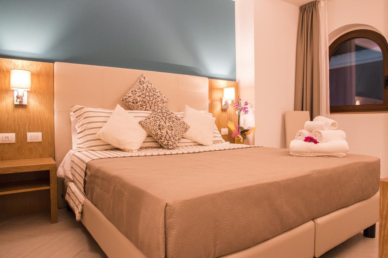 Hotel Maria Golfo Aranci Kültér fotó