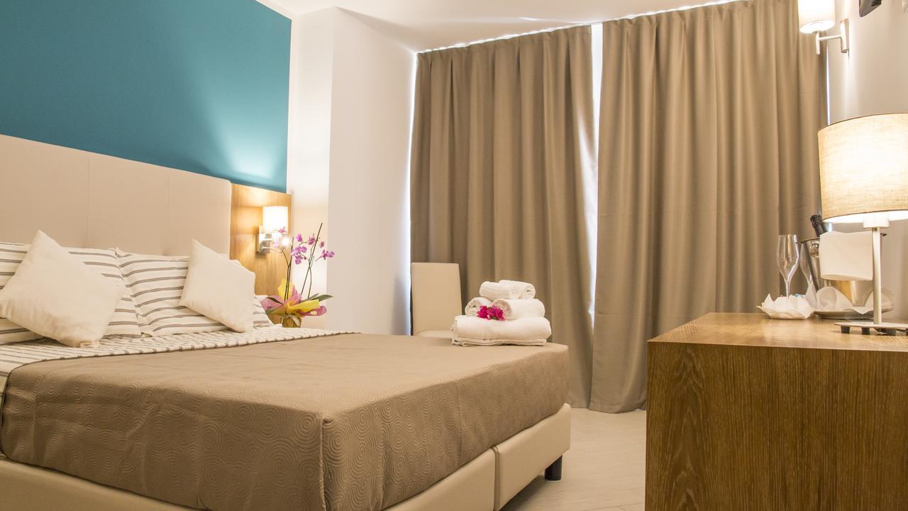 Hotel Maria Golfo Aranci Kültér fotó