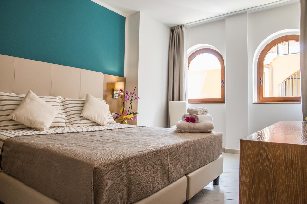 Hotel Maria Golfo Aranci Kültér fotó