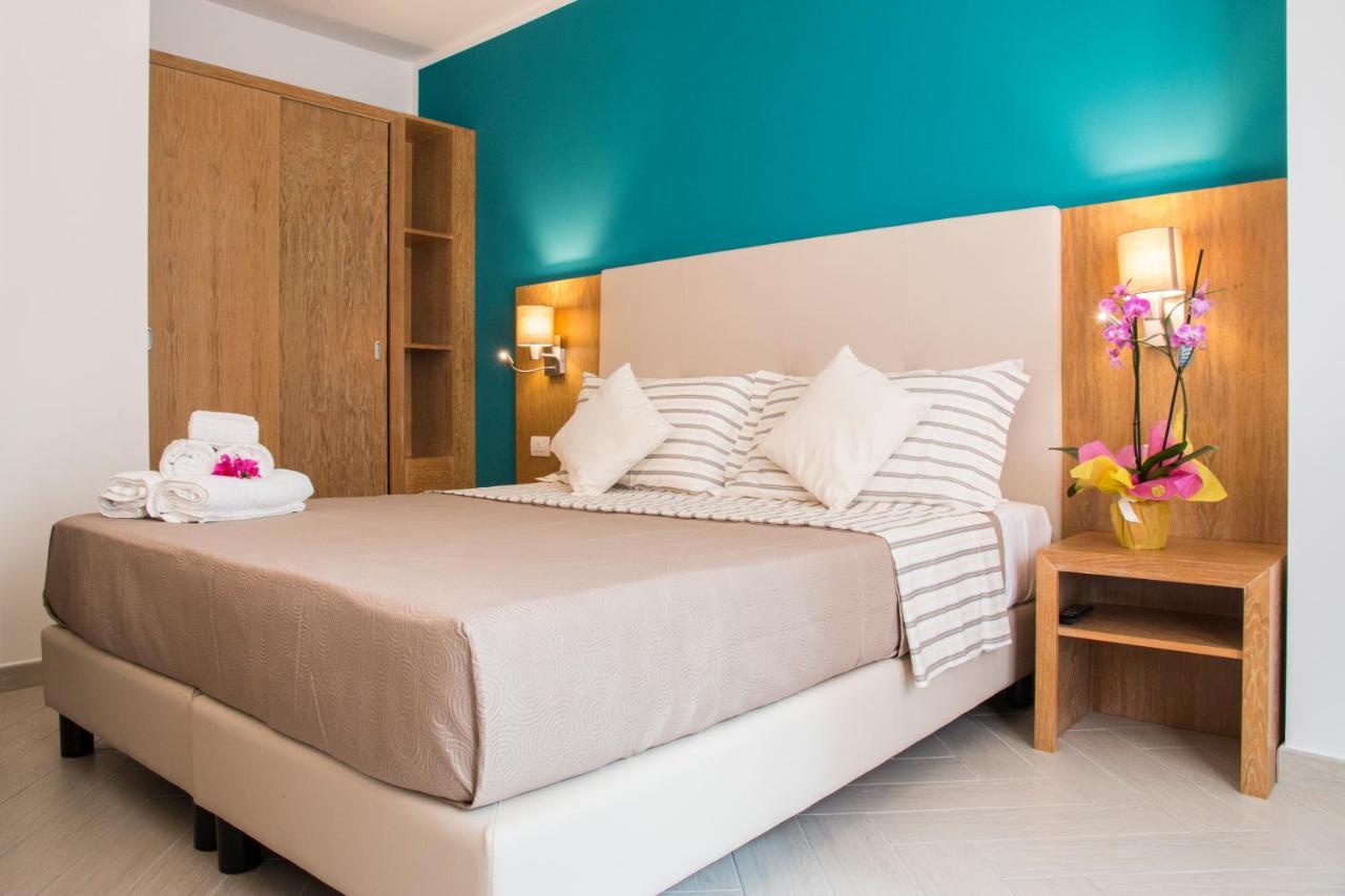 Hotel Maria Golfo Aranci Kültér fotó